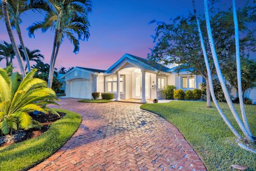 990 Se 7th Ave, Pompano Beach, FL, 33060-9506 | Card Image