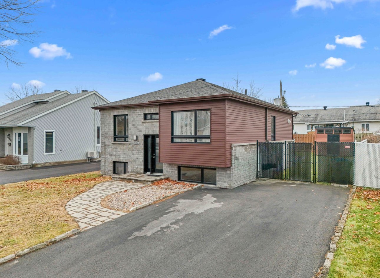 Residential in Sainte-Catherine 4