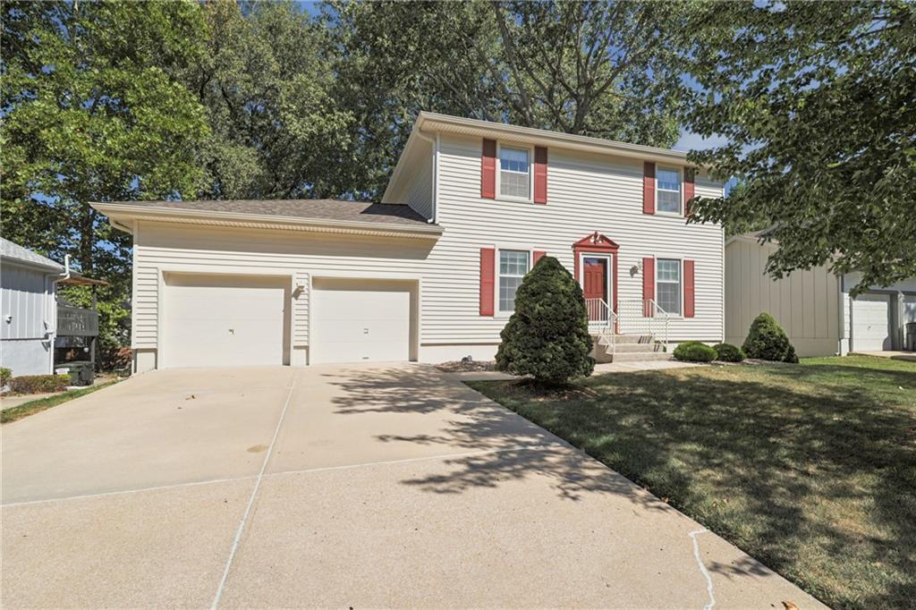 Gingerbread Ln, Blue Springs, MO 64014