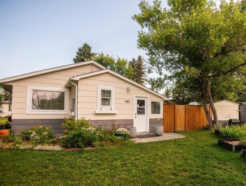 942 Willow St, Pincher Creek, AB, T0K0A6 | Card Image