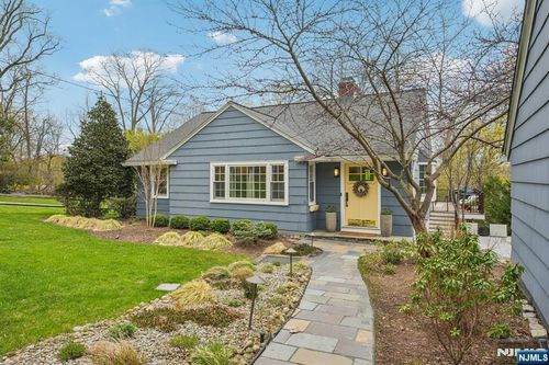 589 Highland Ave, Little Falls, NJ, 07424 | Card Image