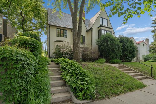 1721 Humboldt Ave S, Minneapolis, MN, 55403-2810 | Card Image