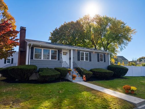 28 Olive St, Winchester, MA, 01890 | Card Image