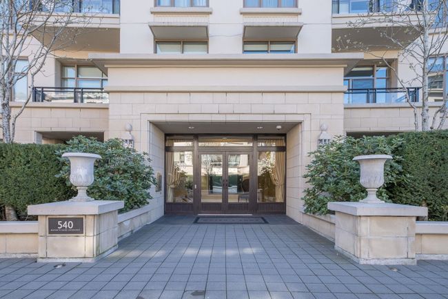 401 - 540 Waters Edge Crescent, Condo with 2 bedrooms, 2 bathrooms and 1 parking in West Vancouver BC | Image 2
