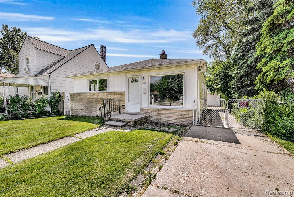 Weddell St, Dearborn Heights, MI 48125