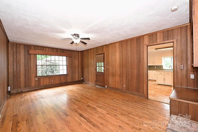 Family Room | Image 16