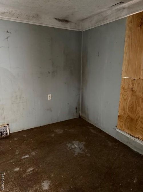 8255 Marlowe St, Detroit, MI, 48228-2429 | Card Image