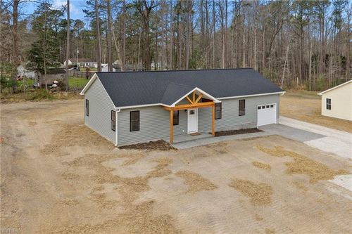 8978 Marlfield Rd, Gloucester, VA, 23061-3117 | Card Image