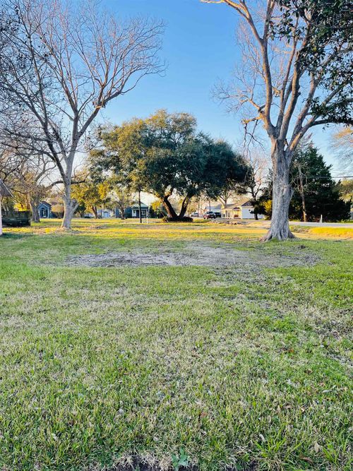 103 E Cypress St, Port Neches, TX, 77651-3178 | Card Image