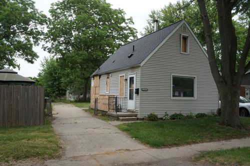 6469 Elm St, Taylor, MI, 48180-1751 | Card Image