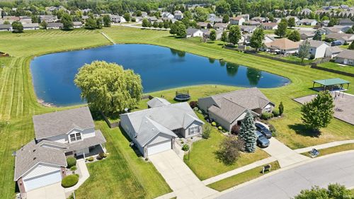 1012 Crimson Willow Dr, Huntertown, IN, 46748-9274 | Card Image