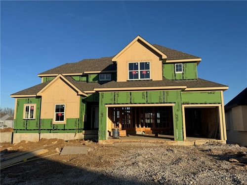 18501 Pawnee Ln, Overland Park, KS, 66085-4303 | Card Image