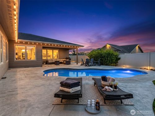 3512 Dianna Way, Wenatchee, WA, 98801-9142 | Card Image