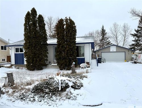 365 3 Ave Cres, Battleford, SK, S0M0E0 | Card Image