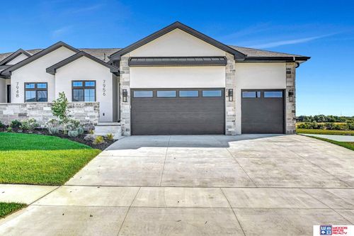 7956 S 43rd St, Lincoln, NE, 68516-5784 | Card Image