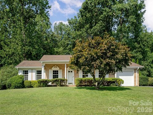 303 Tree Haven Blvd, Hendersonville, NC, 28791-1627 | Card Image