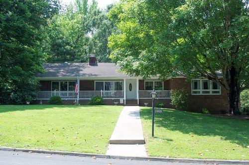 1003 Fayette St, Farmville, VA, 23901-2029 | Card Image
