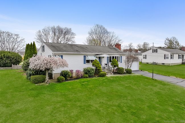 21 Randall Dr, House other with 3 bedrooms, 2 bathrooms and 2 parking in Trumbull CT | Image 34