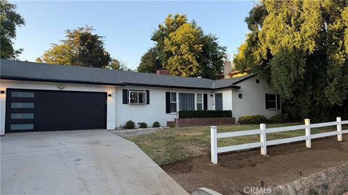 105 E Hilton Ave, Redlands, CA, 92373 | Card Image