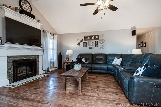 8408 Locust Dr, Home with 4 bedrooms, 3 bathrooms and null parking in Charlestown IN | Image 18