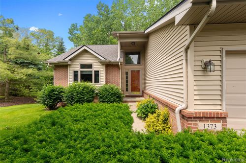 1373 Peppergrove Dr, Brighton, MI, 48116-6784 | Card Image