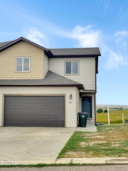 13701 Kristina St, Williston, ND, 58801-5199 | Card Image