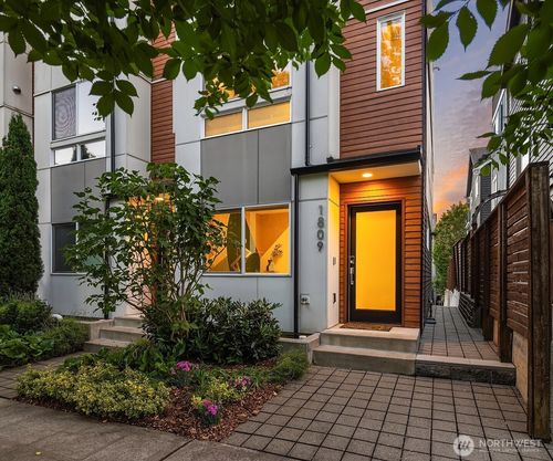 1809 13th Ave, Seattle, WA, 98122-2514 | Card Image