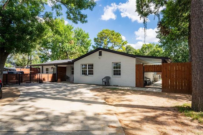 9305 Emnora Ln, House other with 2 bedrooms, 2 bathrooms and 1 parking in Houston TX | Image 16