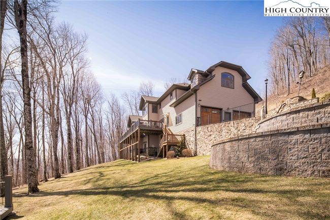 1902 Elk Creek Mountain Pkwy, House other with 4 bedrooms, 5 bathrooms and null parking in Todd NC | Image 45
