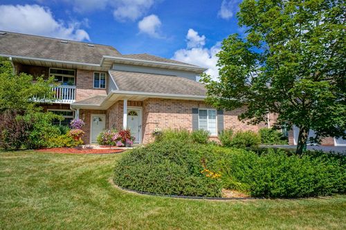 1339 Hillwood Blvd, Pewaukee, WI, 53072-6901 | Card Image
