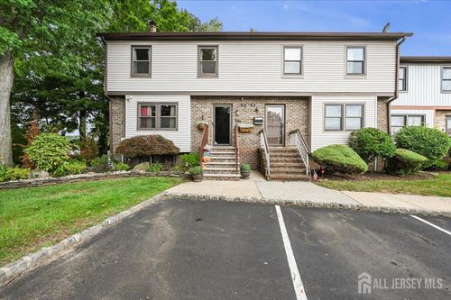 27 Highview Dr, Woodbridge, NJ, 07095-3905 | Card Image