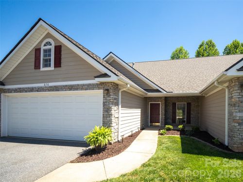 876 W Pointe Dr, Asheville, NC, 28806-8100 | Card Image