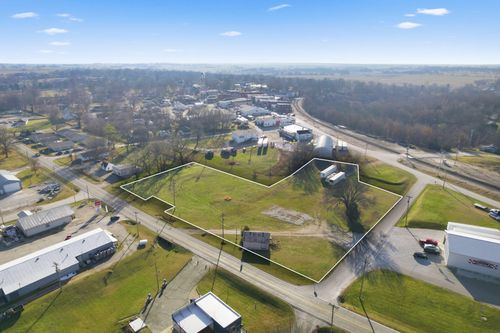 401 E Boone St, Ash Grove, MO, 65604-9105 | Card Image