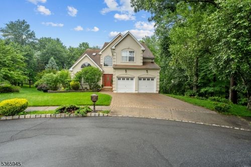 51 Bertran Dr, Bridgewater, NJ, 08807-5611 | Card Image