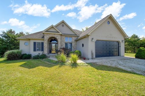 10044 Emerald Dr, Brooklyn, MI, 49230-9298 | Card Image