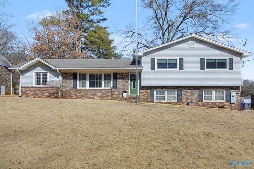 811 Forrest Heights Drive Se, Huntsville, AL, 35802 | Card Image