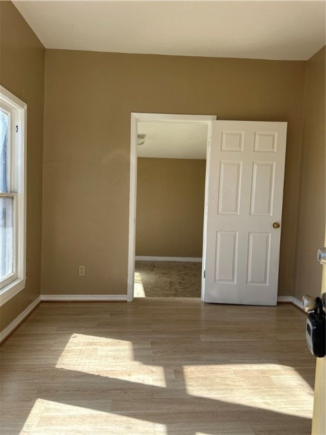 A - 616 Hall St, House attached with 4 bedrooms, 2 bathrooms and null parking in Sinton TX | Image 25