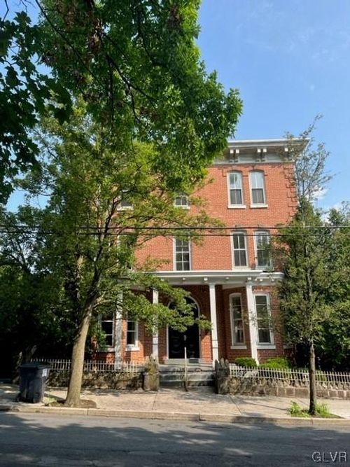 apt-5-900 Mahantongo St, Pottsville, PA, 17901-3050 | Card Image