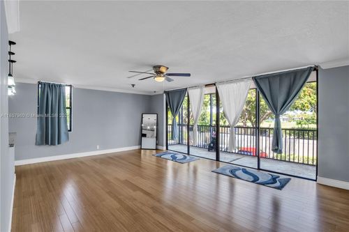 apt-215-105 Lake Emerald Dr, Oakland Park, FL, 33309-6292 | Card Image