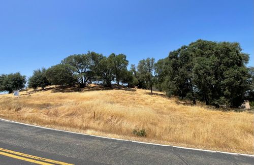 4585 Roadrunner Dr, Ione, CA, 95640-9142 | Card Image