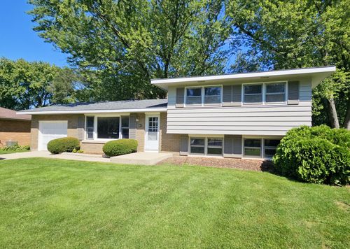 827 Balmoral Dr, East Dundee, IL, 60118-1601 | Card Image