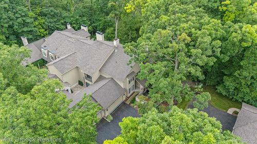 1109 Ivyglen Cir, Bloomfield Hills, MI, 48304-1237 | Card Image