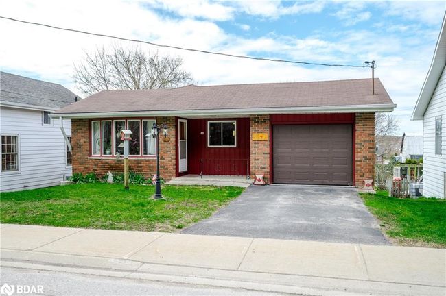 28 Bond St E, House other with 3 bedrooms, 2 bathrooms and 2 parking in Fenelon Falls ON | Image 32