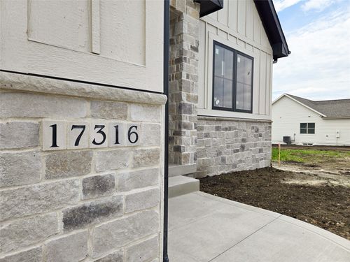 17316 Northview Dr, Urbandale, IA, 50263-1710 | Card Image