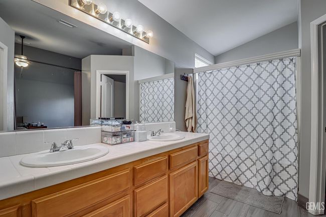 10207 Bay Colony Dr, House other with 3 bedrooms, 2 bathrooms and null parking in Bakersfield CA | Image 25