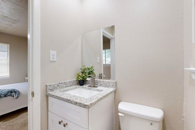 128 Se Gardens Blvd, House other with 3 bedrooms, 2 bathrooms and null parking in Burleson TX | Image 21