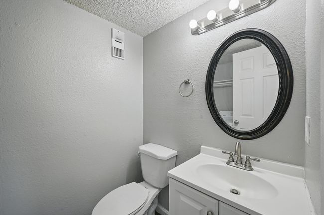 3048 Tudor Ln, Townhouse with 2 bedrooms, 2 bathrooms and null parking in Irving TX | Image 12