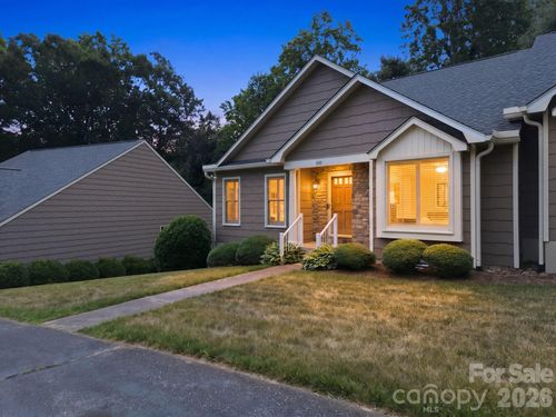 188 39th Avenue Ct Nw, Hickory, NC, 28601-9065 | Card Image