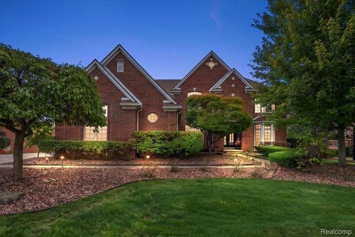 24060 Broadmoor Park Ln, Novi, MI, 48374-4317 | Card Image