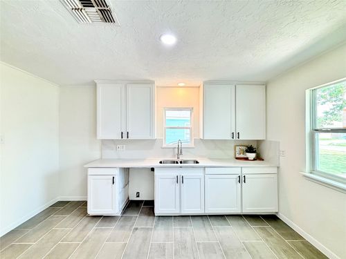 1806 Lillian St, Pasadena, TX, 77502-1804 | Card Image
